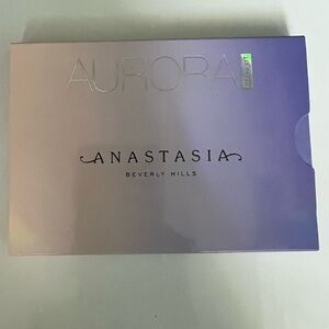 Anastasia Beverly Hills Aurora Palette in Lavender